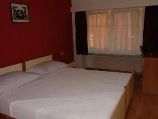 מלון Center - Bellevue 3*