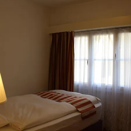Center - Bellevue מלון
