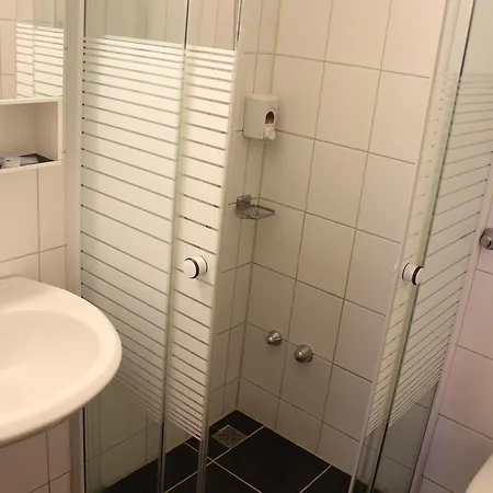 Center - Bellevue מלון 3*